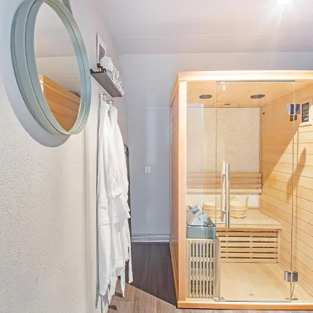 Premium In With Sauna *