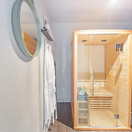 בית נופש In With Sauna Retreat זלהם